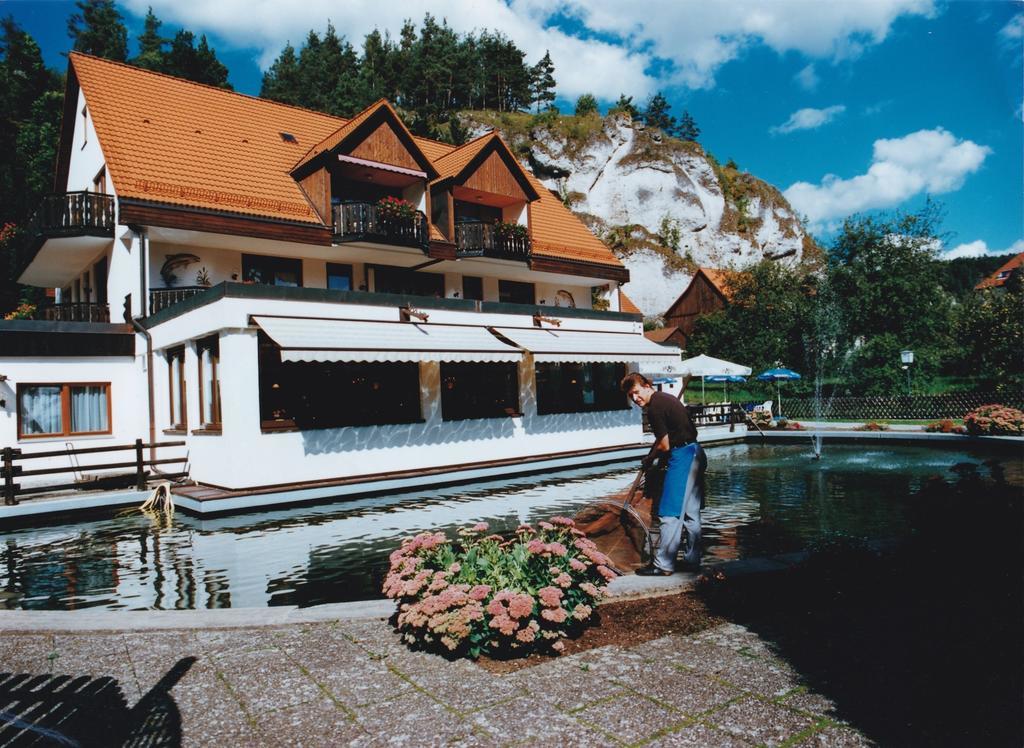 Hotel-Restaurant Forellenhof Pottenstein Exterior foto
